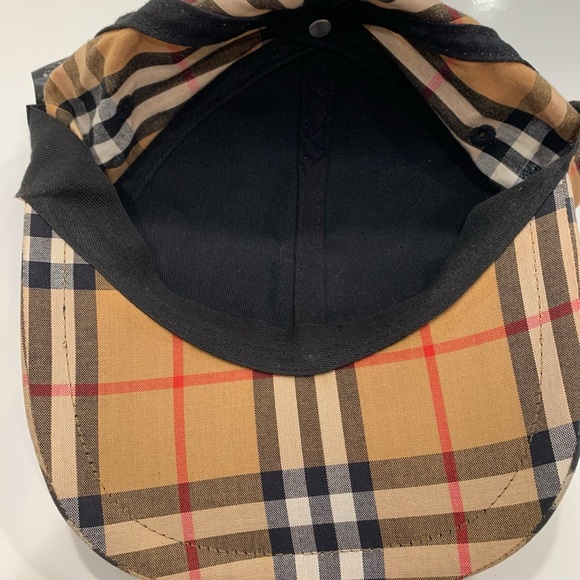 Burberry Baseball Cap with Original Burberry box - Picture 5 of 6